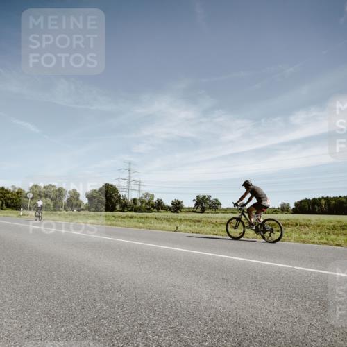 07.09.2025 - 19. Norderstedt Triathlon Michael Burmester http://msf.ph/oto/8856147 07.09.2025 12:15:13 Radfahren 192, 696 meine-sportfotos.de