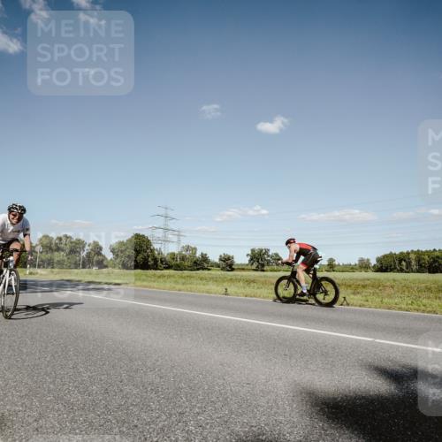 07.09.2025 - 19. Norderstedt Triathlon Michael Burmester http://msf.ph/oto/8856177 07.09.2025 15:20:01 Radfahren 955 meine-sportfotos.de