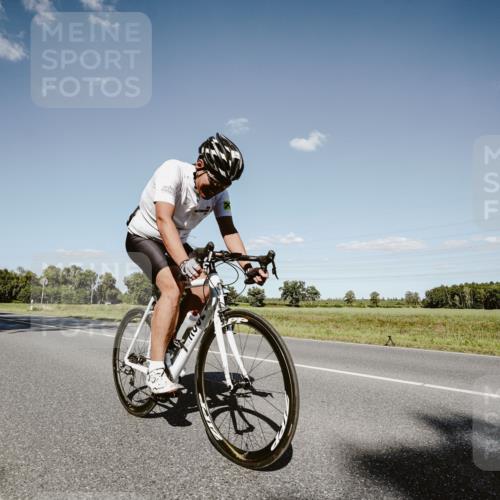 07.09.2025 - 19. Norderstedt Triathlon Michael Burmester http://msf.ph/oto/8856180 07.09.2025 15:20:01 Radfahren 955 meine-sportfotos.de