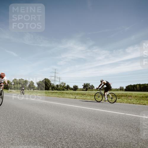 07.09.2025 - 19. Norderstedt Triathlon Michael Burmester http://msf.ph/oto/8856209 07.09.2025 12:15:34 Radfahren 146, 210, 215, 780, 1364 meine-sportfotos.de