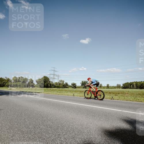 07.09.2025 - 19. Norderstedt Triathlon Michael Burmester http://msf.ph/oto/8856211 07.09.2025 15:20:16 Radfahren 1411, 1495 meine-sportfotos.de