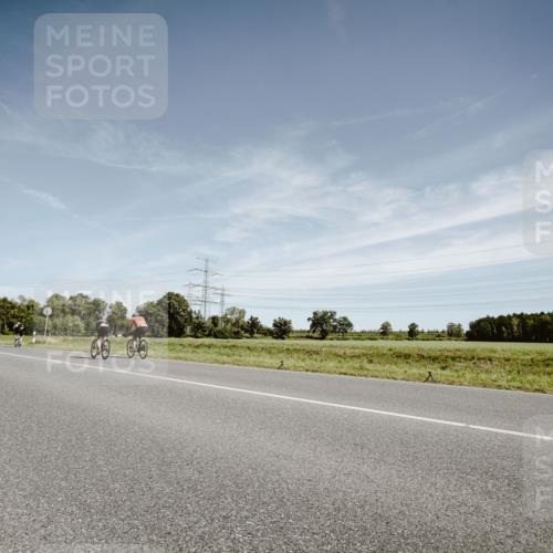 07.09.2025 - 19. Norderstedt Triathlon Michael Burmester http://msf.ph/oto/8856223 07.09.2025 12:15:37 Radfahren 215, 780 meine-sportfotos.de