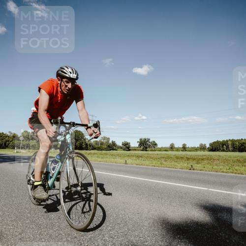 07.09.2025 - 19. Norderstedt Triathlon Michael Burmester http://msf.ph/oto/8856236 07.09.2025 15:20:27 Radfahren 1513, 1523 meine-sportfotos.de