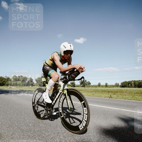 07.09.2025 - 19. Norderstedt Triathlon Michael Burmester http://msf.ph/oto/8856246 07.09.2025 15:20:37 Radfahren 945, 1506 meine-sportfotos.de