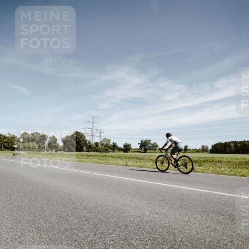 07.09.2025 - 19. Norderstedt Triathlon Michael Burmester http://msf.ph/oto/8856251 07.09.2025 12:15:48 Radfahren 1241 meine-sportfotos.de