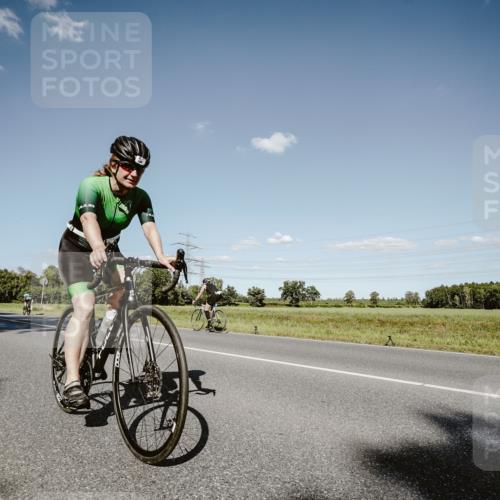 07.09.2025 - 19. Norderstedt Triathlon Michael Burmester http://msf.ph/oto/8856270 07.09.2025 15:20:50 Radfahren 464, 466 meine-sportfotos.de