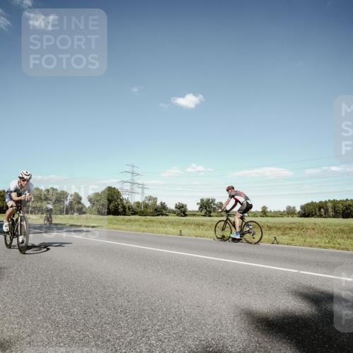 07.09.2025 - 19. Norderstedt Triathlon Michael Burmester http://msf.ph/oto/8856291 07.09.2025 15:21:02 Radfahren 416, 903, 936, 1427 meine-sportfotos.de
