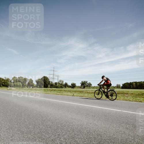 07.09.2025 - 19. Norderstedt Triathlon Michael Burmester http://msf.ph/oto/8856296 07.09.2025 12:16:13 Radfahren 251 meine-sportfotos.de