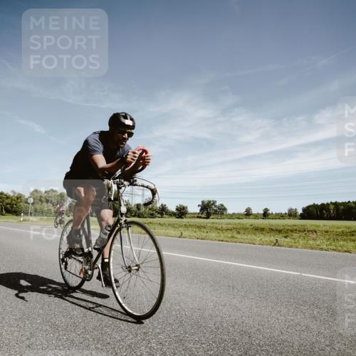 07.09.2025 - 19. Norderstedt Triathlon Michael Burmester http://msf.ph/oto/8856300 07.09.2025 12:16:15 Radfahren 162, 245, 251 meine-sportfotos.de