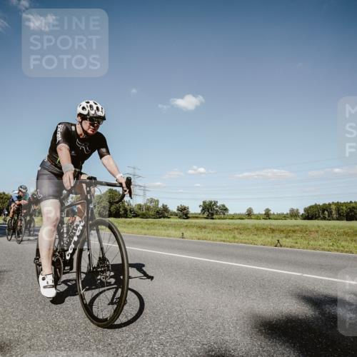 07.09.2025 - 19. Norderstedt Triathlon Michael Burmester http://msf.ph/oto/8856309 07.09.2025 15:21:07 Radfahren 377, 416, 902, 936, 951, 1537 meine-sportfotos.de
