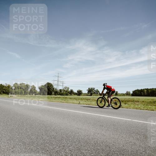 07.09.2025 - 19. Norderstedt Triathlon Michael Burmester http://msf.ph/oto/8856327 07.09.2025 12:16:32 Radfahren 737, 738 meine-sportfotos.de