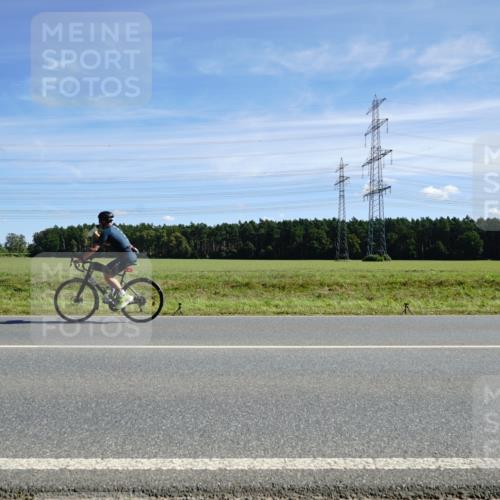 07.09.2025 - 19. Norderstedt Triathlon Michael Burmester http://msf.ph/oto/8856330 07.09.2025 12:48:17 Radfahren 1271, 1304 meine-sportfotos.de