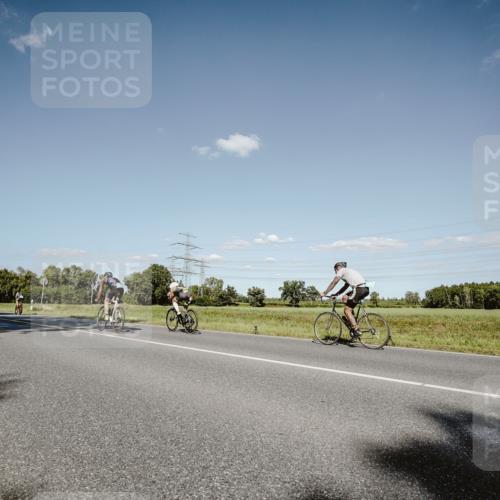 07.09.2025 - 19. Norderstedt Triathlon Michael Burmester http://msf.ph/oto/8856402 07.09.2025 15:21:42 Radfahren 479, 882, 1498 meine-sportfotos.de