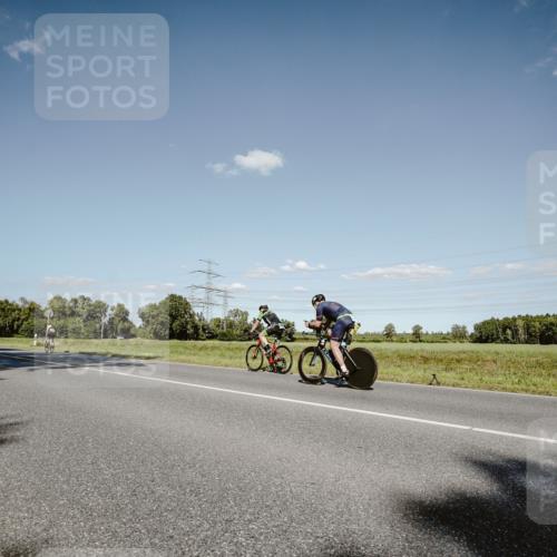 07.09.2025 - 19. Norderstedt Triathlon Michael Burmester http://msf.ph/oto/8856416 07.09.2025 15:21:51 Radfahren 933, 1479, 1527 meine-sportfotos.de