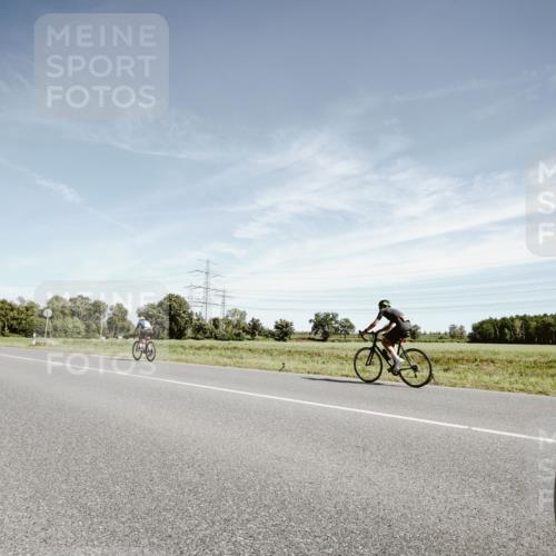 07.09.2025 - 19. Norderstedt Triathlon Michael Burmester http://msf.ph/oto/8856453 07.09.2025 12:17:33 Radfahren 715, 1272, 1327 meine-sportfotos.de
