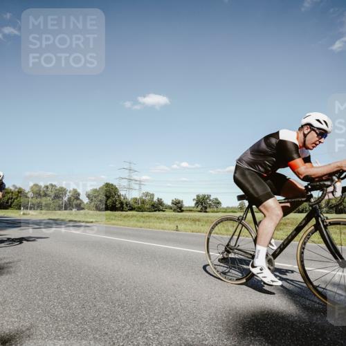 07.09.2025 - 19. Norderstedt Triathlon Michael Burmester http://msf.ph/oto/8856465 07.09.2025 15:22:06 Radfahren 873, 883, 946, 949, 1404, 1439 meine-sportfotos.de