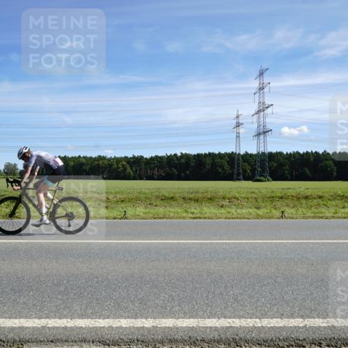 07.09.2025 - 19. Norderstedt Triathlon Michael Burmester http://msf.ph/oto/8856495 07.09.2025 12:49:42 Radfahren 174, 240 meine-sportfotos.de