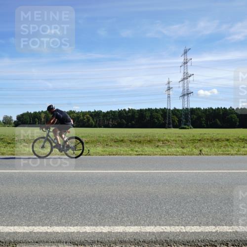 07.09.2025 - 19. Norderstedt Triathlon Michael Burmester http://msf.ph/oto/8856528 07.09.2025 12:49:54 Radfahren 1354 meine-sportfotos.de