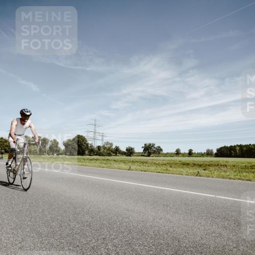 07.09.2025 - 19. Norderstedt Triathlon Michael Burmester http://msf.ph/oto/8856536 07.09.2025 12:18:12 Radfahren 227, 697, 1311 meine-sportfotos.de