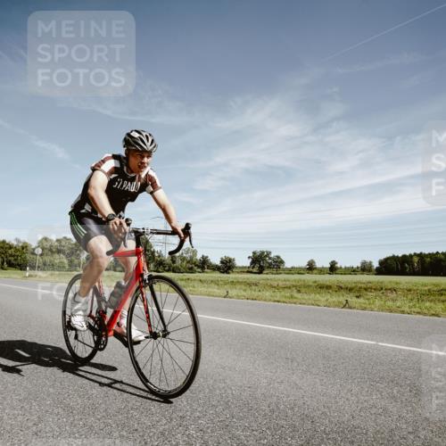 07.09.2025 - 19. Norderstedt Triathlon Michael Burmester http://msf.ph/oto/8856543 07.09.2025 12:18:14 Radfahren 227, 697, 1233, 1311 meine-sportfotos.de