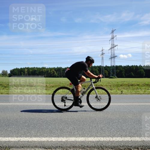 07.09.2025 - 19. Norderstedt Triathlon Michael Burmester http://msf.ph/oto/8856547 07.09.2025 12:50:04 Radfahren 344, 712, 781, 1373 meine-sportfotos.de