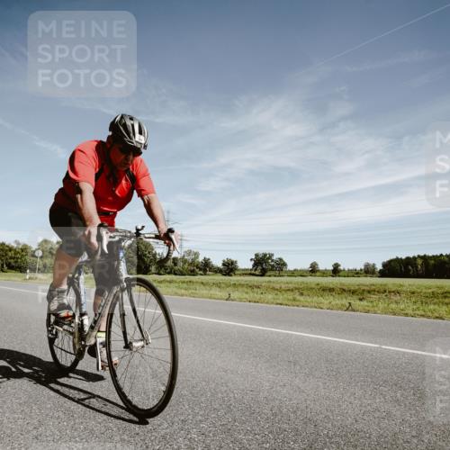 07.09.2025 - 19. Norderstedt Triathlon Michael Burmester http://msf.ph/oto/8856574 07.09.2025 12:18:25 Radfahren 226, 727 meine-sportfotos.de