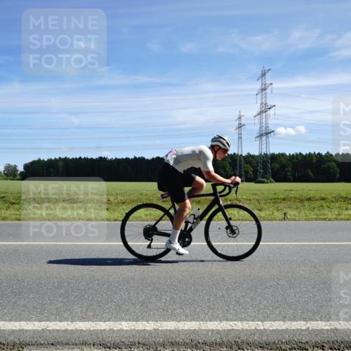 07.09.2025 - 19. Norderstedt Triathlon Michael Burmester http://msf.ph/oto/8856580 07.09.2025 12:50:19 Radfahren 241, 247, 330, 809 meine-sportfotos.de
