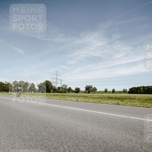 07.09.2025 - 19. Norderstedt Triathlon Michael Burmester http://msf.ph/oto/8856592 07.09.2025 12:18:34 Radfahren 195, 724, 1309 meine-sportfotos.de