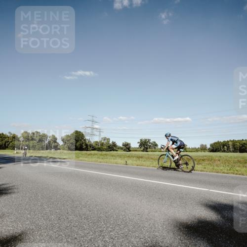 07.09.2025 - 19. Norderstedt Triathlon Michael Burmester http://msf.ph/oto/8856597 07.09.2025 15:23:23 Radfahren 454, 915, 930 meine-sportfotos.de