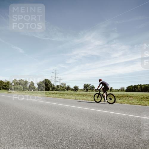 07.09.2025 - 19. Norderstedt Triathlon Michael Burmester http://msf.ph/oto/8856599 07.09.2025 12:18:36 Radfahren 724 meine-sportfotos.de