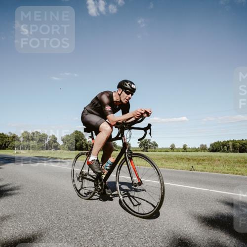 07.09.2025 - 19. Norderstedt Triathlon Michael Burmester http://msf.ph/oto/8856631 07.09.2025 15:23:58 Radfahren 943, 950 meine-sportfotos.de