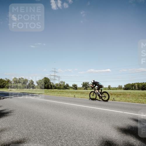 07.09.2025 - 19. Norderstedt Triathlon Michael Burmester http://msf.ph/oto/8856635 07.09.2025 15:24:00 Radfahren 421, 943, 950 meine-sportfotos.de