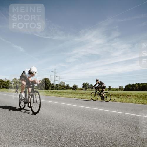 07.09.2025 - 19. Norderstedt Triathlon Michael Burmester http://msf.ph/oto/8856640 07.09.2025 12:18:54 Radfahren 838 meine-sportfotos.de