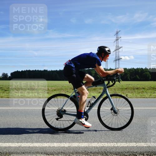 07.09.2025 - 19. Norderstedt Triathlon Michael Burmester http://msf.ph/oto/8856659 07.09.2025 12:50:51 Radfahren 301, 1299, 1384 meine-sportfotos.de