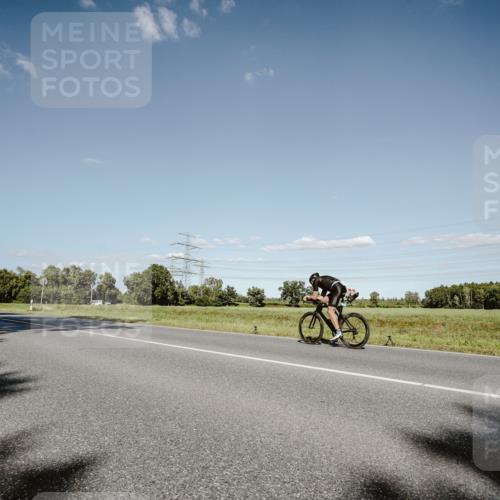 07.09.2025 - 19. Norderstedt Triathlon Michael Burmester http://msf.ph/oto/8856681 07.09.2025 15:24:27 Radfahren 390, 1446 meine-sportfotos.de
