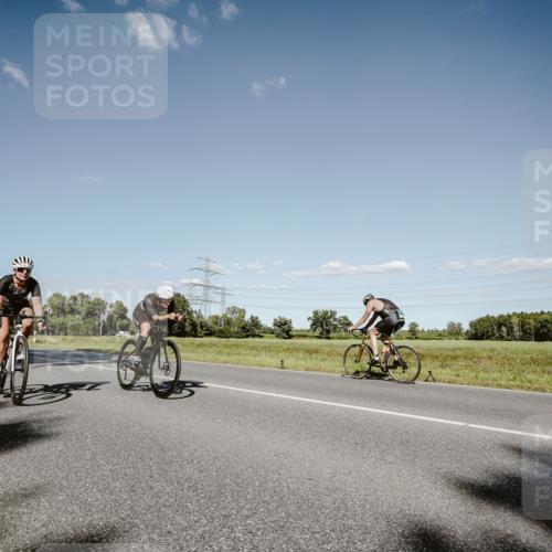 07.09.2025 - 19. Norderstedt Triathlon Michael Burmester http://msf.ph/oto/8856708 07.09.2025 15:24:42 Radfahren 887, 1414, 1539 meine-sportfotos.de