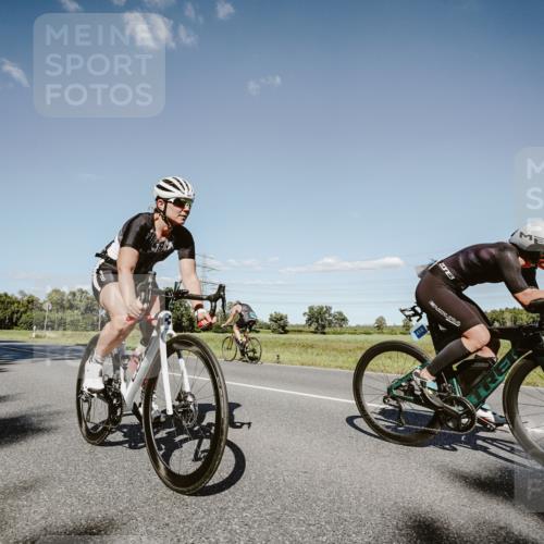 07.09.2025 - 19. Norderstedt Triathlon Michael Burmester http://msf.ph/oto/8856712 07.09.2025 15:24:42 Radfahren 887, 1414, 1539 meine-sportfotos.de
