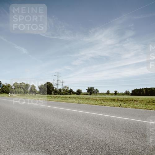 07.09.2025 - 19. Norderstedt Triathlon Michael Burmester http://msf.ph/oto/8856725 07.09.2025 12:19:40 Radfahren 811, 816, 1392 meine-sportfotos.de