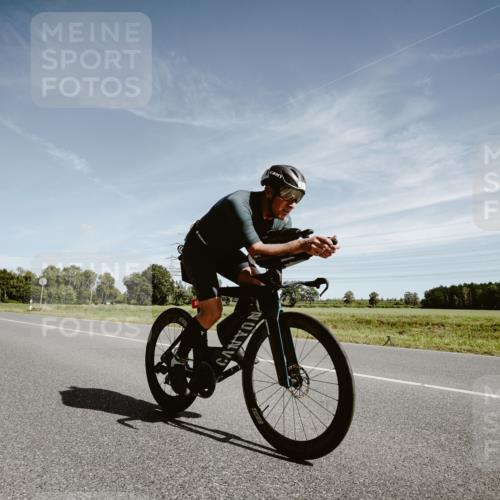 07.09.2025 - 19. Norderstedt Triathlon Michael Burmester http://msf.ph/oto/8856728 07.09.2025 12:19:40 Radfahren 811, 816, 1392 meine-sportfotos.de