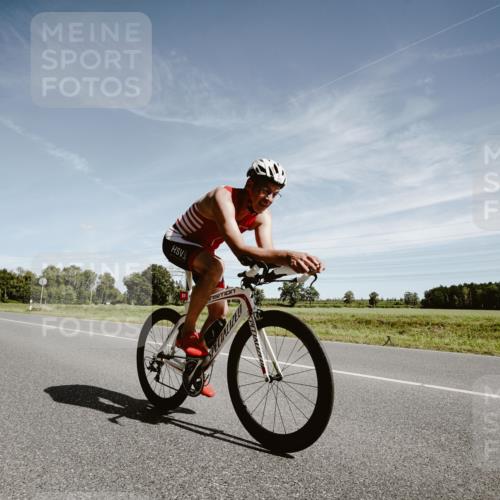 07.09.2025 - 19. Norderstedt Triathlon Michael Burmester http://msf.ph/oto/8856734 07.09.2025 12:19:43 Radfahren 811, 816 meine-sportfotos.de
