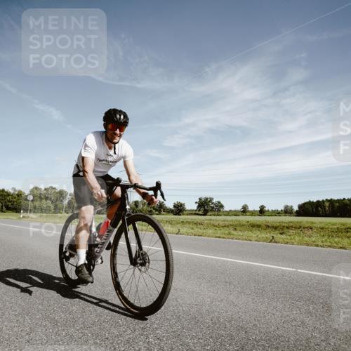 07.09.2025 - 19. Norderstedt Triathlon Michael Burmester http://msf.ph/oto/8856738 07.09.2025 12:19:49 Radfahren 828 meine-sportfotos.de
