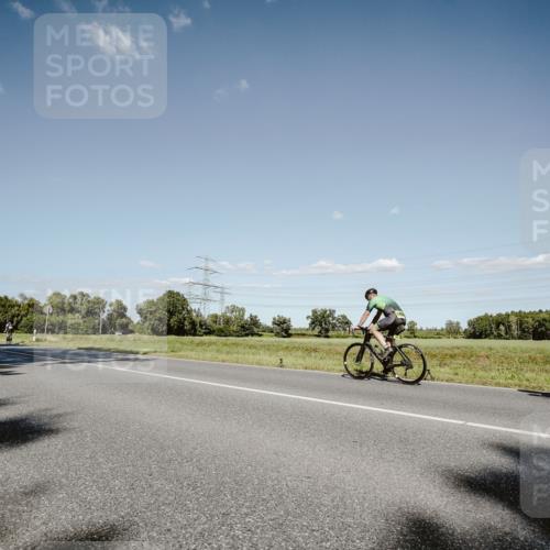07.09.2025 - 19. Norderstedt Triathlon Michael Burmester http://msf.ph/oto/8856756 07.09.2025 15:25:15 Radfahren 894, 1433, 1532 meine-sportfotos.de