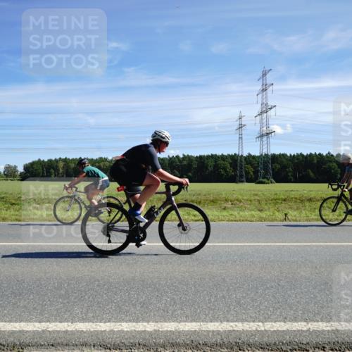 07.09.2025 - 19. Norderstedt Triathlon Michael Burmester http://msf.ph/oto/8856768 07.09.2025 12:51:49 Radfahren 211, 745, 799, 1389 meine-sportfotos.de