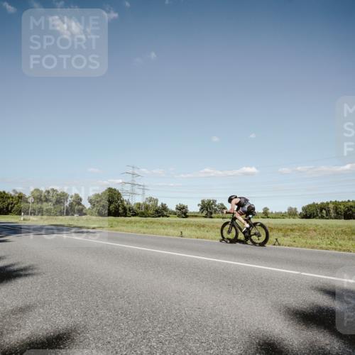 07.09.2025 - 19. Norderstedt Triathlon Michael Burmester http://msf.ph/oto/8856774 07.09.2025 15:25:21 Radfahren 894, 905 meine-sportfotos.de