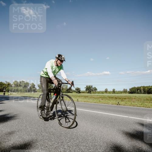 07.09.2025 - 19. Norderstedt Triathlon Michael Burmester http://msf.ph/oto/8856778 07.09.2025 15:25:23 Radfahren 425, 905 meine-sportfotos.de