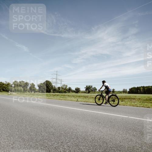 07.09.2025 - 19. Norderstedt Triathlon Michael Burmester http://msf.ph/oto/8856783 07.09.2025 12:20:14 Radfahren 244 meine-sportfotos.de
