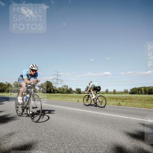 07.09.2025 - 19. Norderstedt Triathlon Michael Burmester http://msf.ph/oto/8856785 07.09.2025 15:25:26 Radfahren 425, 439, 905 meine-sportfotos.de