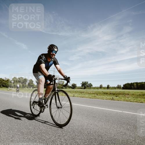 07.09.2025 - 19. Norderstedt Triathlon Michael Burmester http://msf.ph/oto/8856786 07.09.2025 12:20:16 Radfahren 243, 244 meine-sportfotos.de