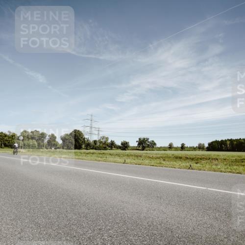 07.09.2025 - 19. Norderstedt Triathlon Michael Burmester http://msf.ph/oto/8856790 07.09.2025 12:20:17 Radfahren 243, 244 meine-sportfotos.de