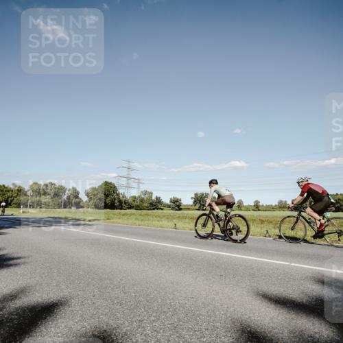 07.09.2025 - 19. Norderstedt Triathlon Michael Burmester http://msf.ph/oto/8856805 07.09.2025 15:25:39 Radfahren 384, 1412, 1538 meine-sportfotos.de